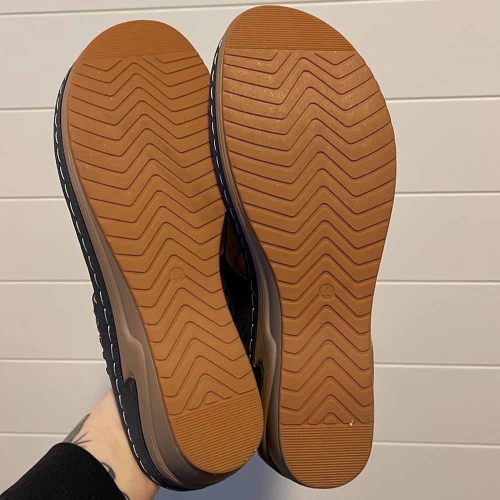 Flip Flops. - Picture 3 of 3